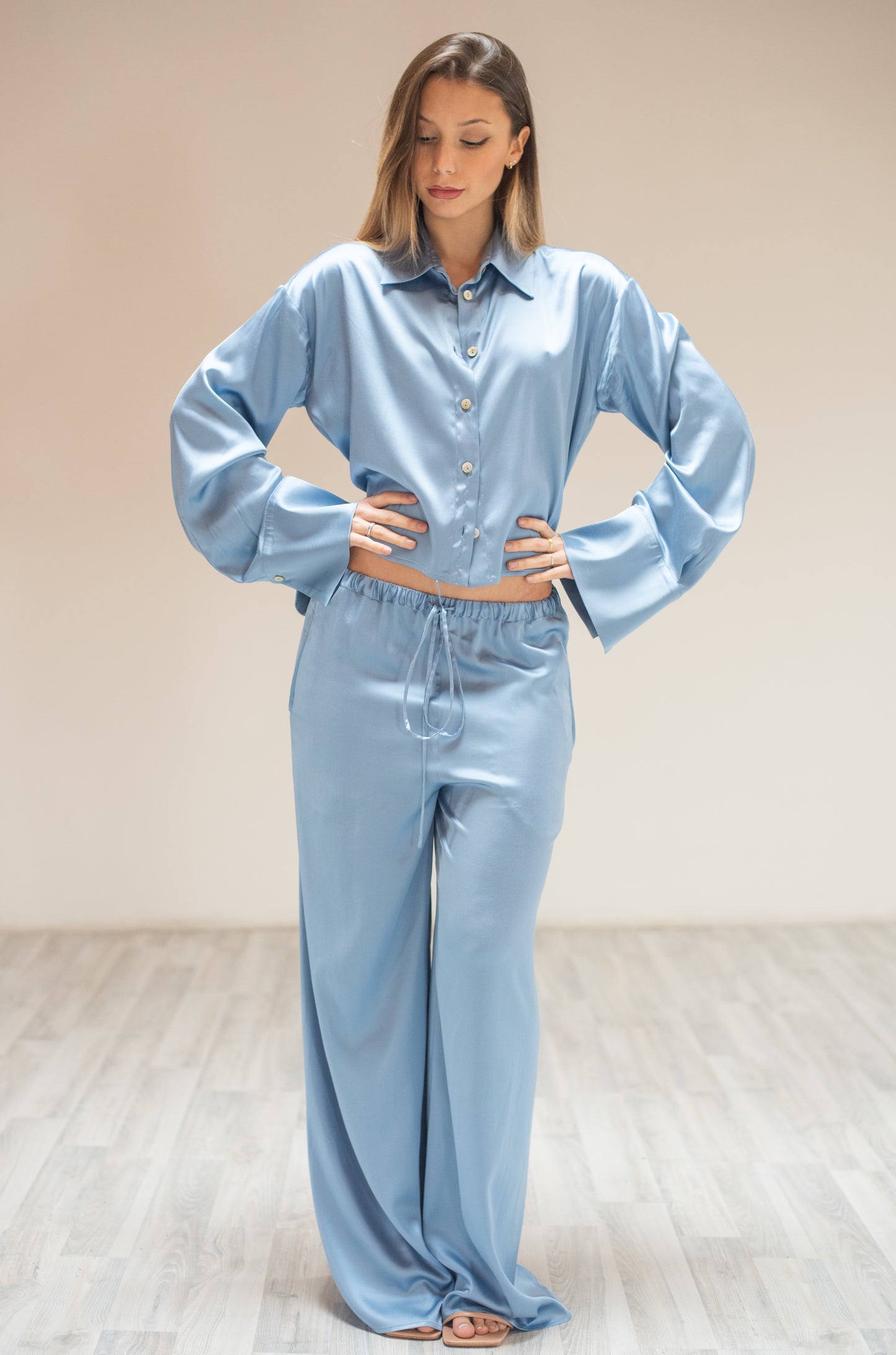 Completo pantalone e camicia donna color azzurro